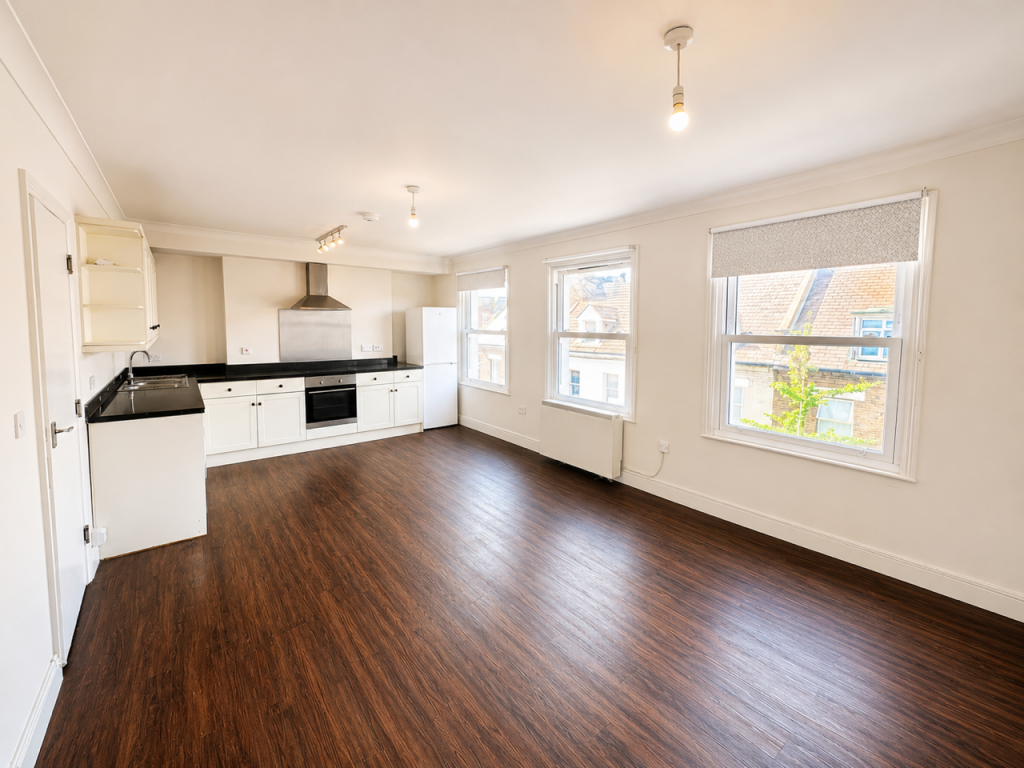 Apartment in London, Bromley Park, Plaistow - View 2
