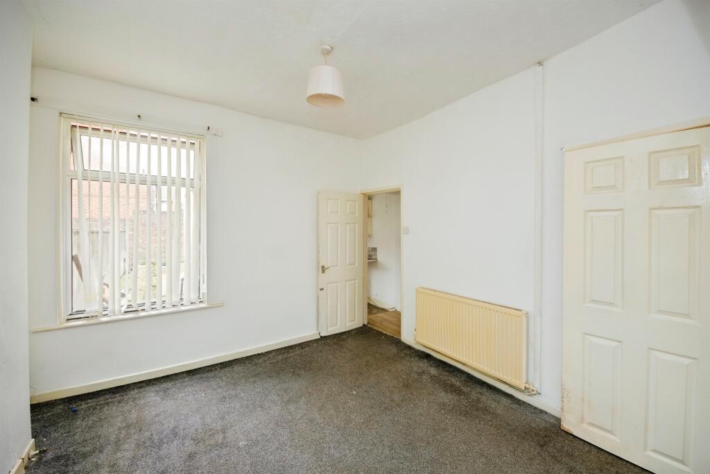 House in Wirral, Liverpool City Region - View 4