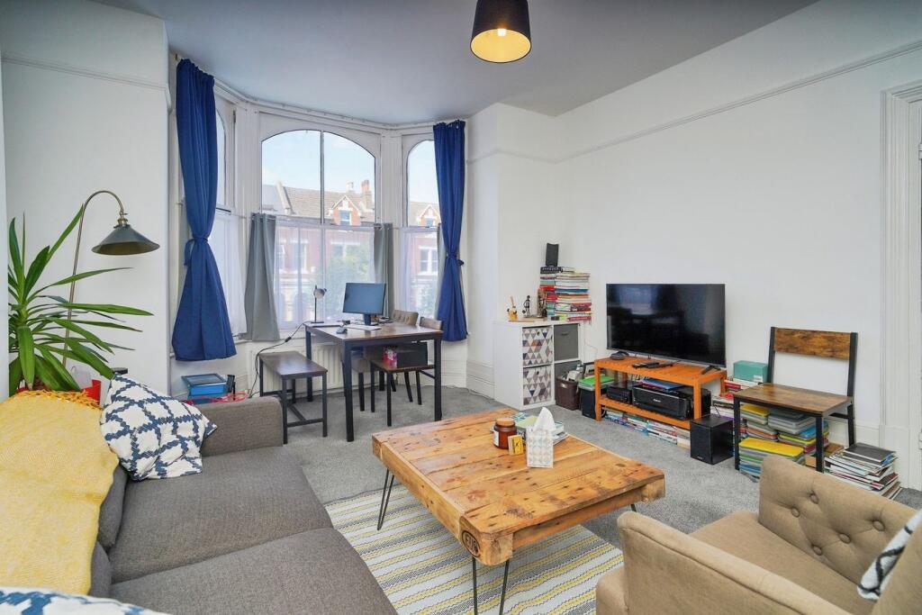 Apartment in London - View 2