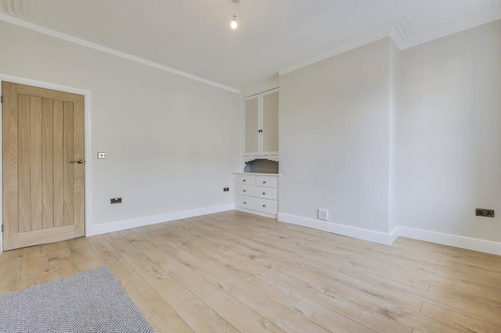 House in Bradford, West Yorkshire - View 3