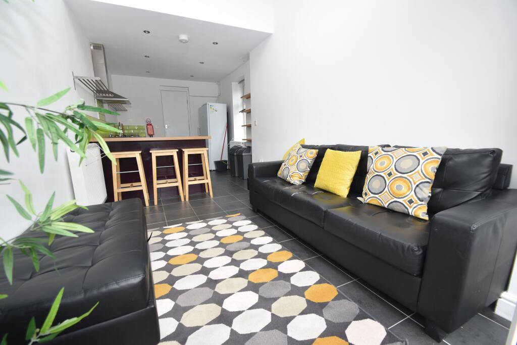 House in Cardiff, Maindy, Cathays - View 4