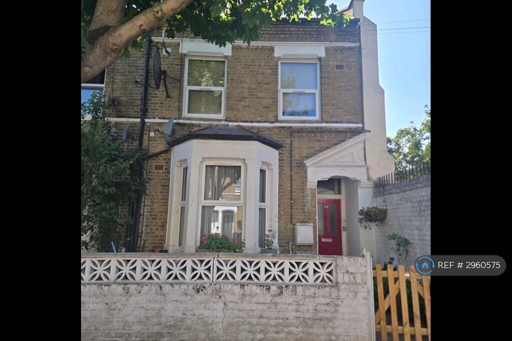 Apartment in London, Seven Sisters, West Green