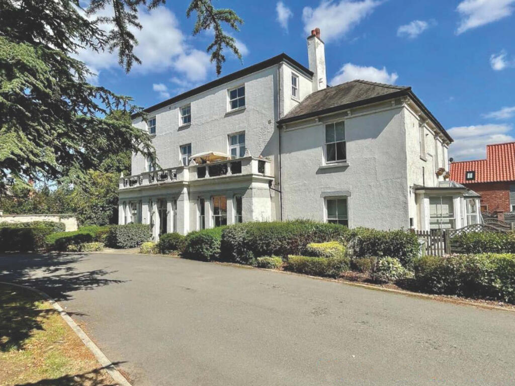 Main image of property: Flat 6, 90 Main Street, Balderton, Newark, Nottinghamshire, NG24