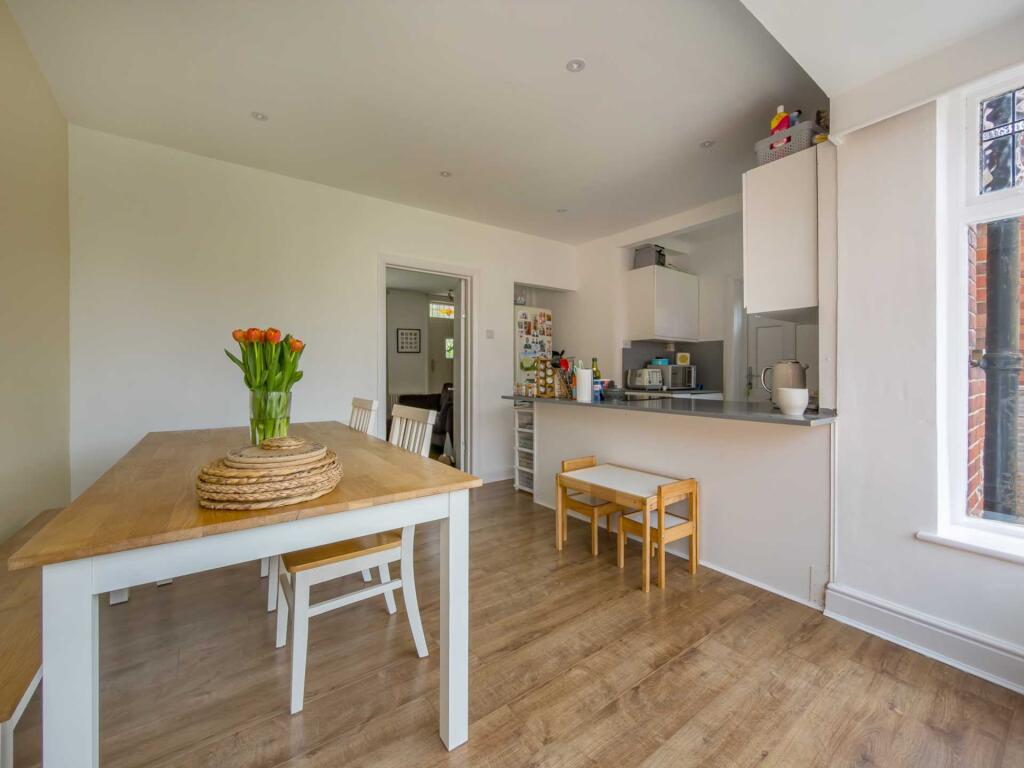 House in Kirklees, Birstall Smithies - View 5