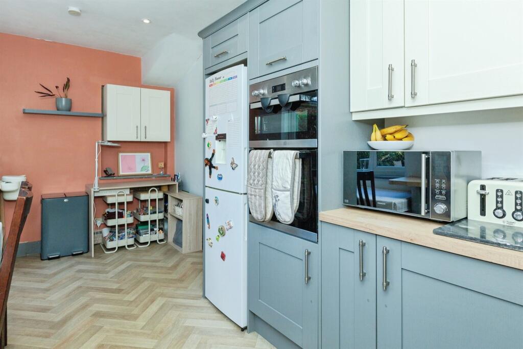 House in Charnwood, Hallam Fields, Birstall - View 4