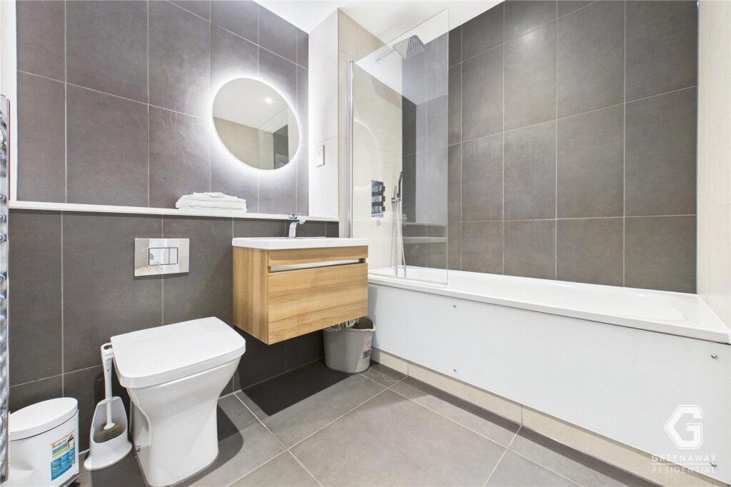 Apartment in Redhill - View 5