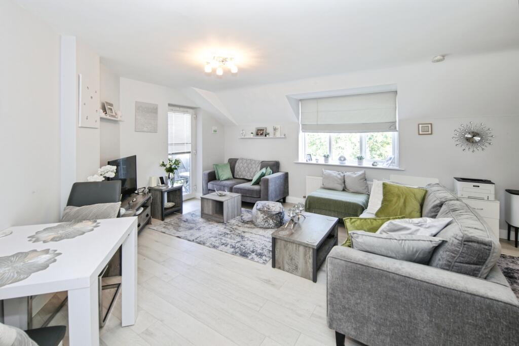 Apartment in Nuneaton and Bedworth, Warwickshire - More