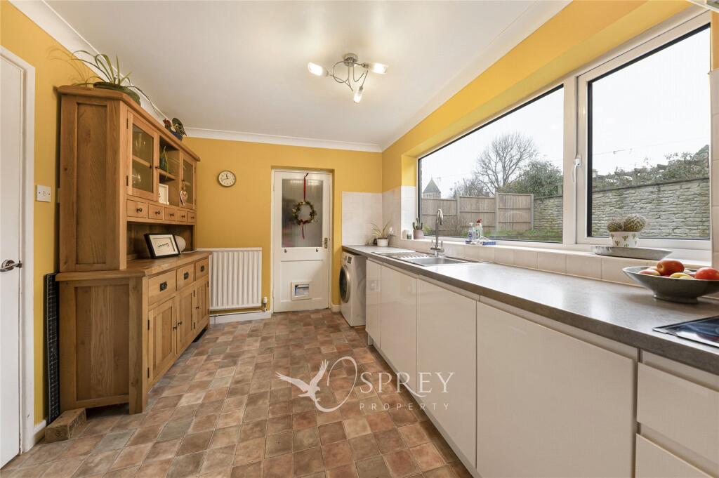 South Bridge Close, Oundle, Northamptonshire, PE8 photo 2