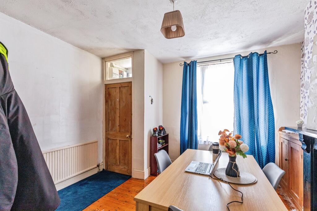 Oakley Street, Kettering - View 4