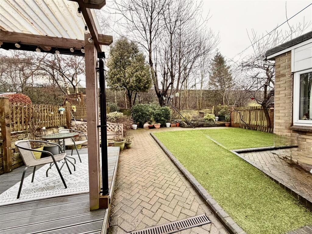 Gillroyd Lane, Linthwaite, Huddersfield, HD7 5SP photo 4