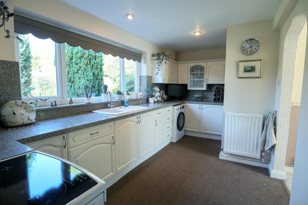 Oval Close, North Luffenham photo 4