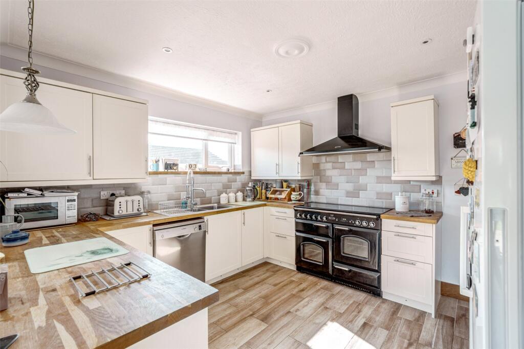 House in Worthing, West Sussex - More