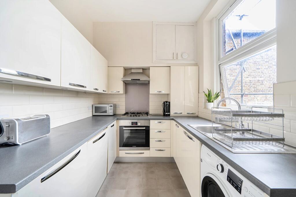 Apartment in London - More