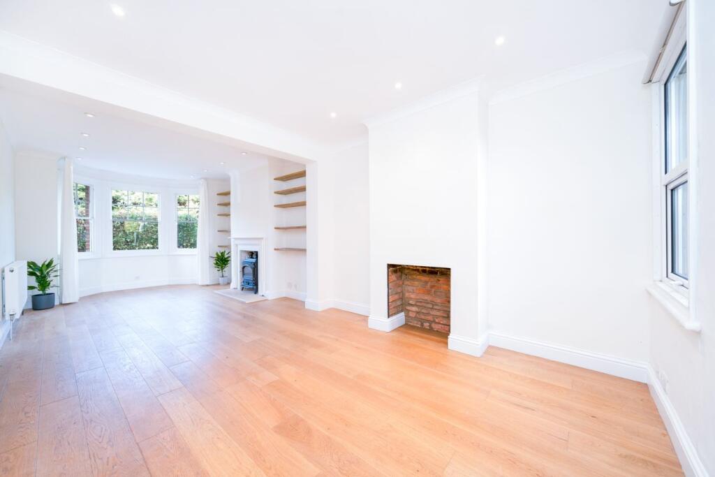 House in Slough, Burnham - View 3