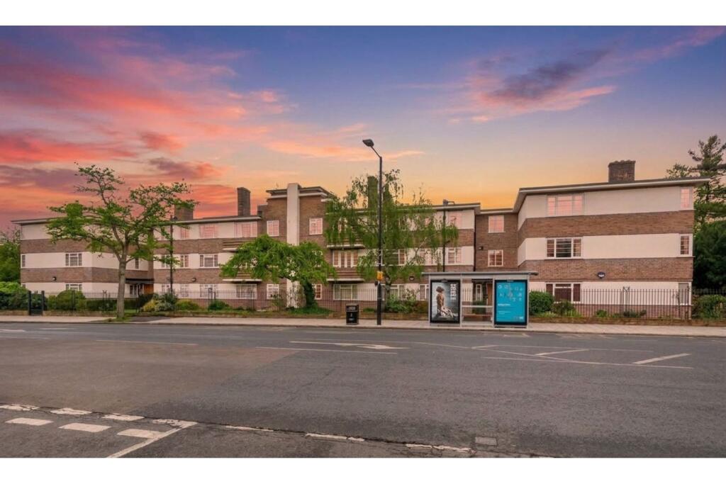 Main image of property: Leigham Court Road, London, SW16
