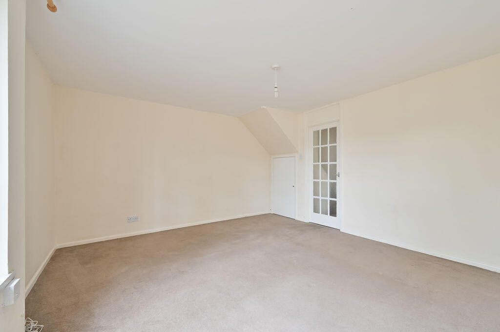 Apartment in St Albans - View 3