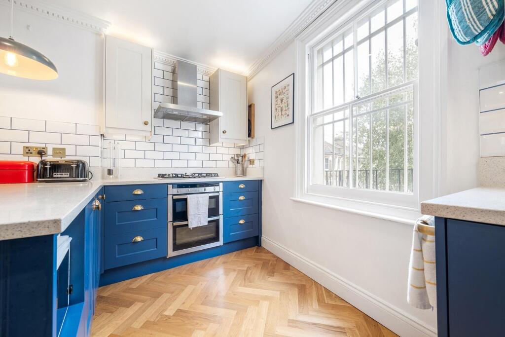 Apartment in London - View 5