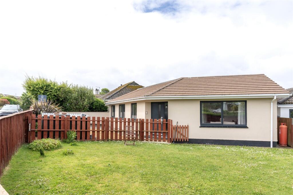 3 bedroom detached bungalow in Goldsithney, great location,
