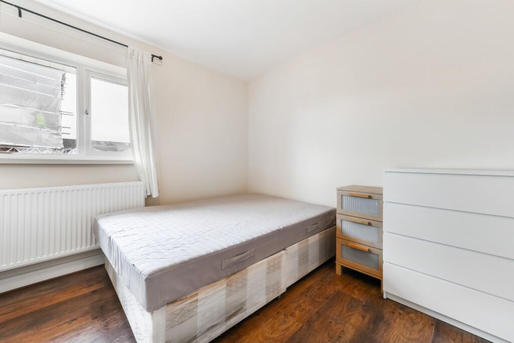 6 bedroom semi-detached house for rent