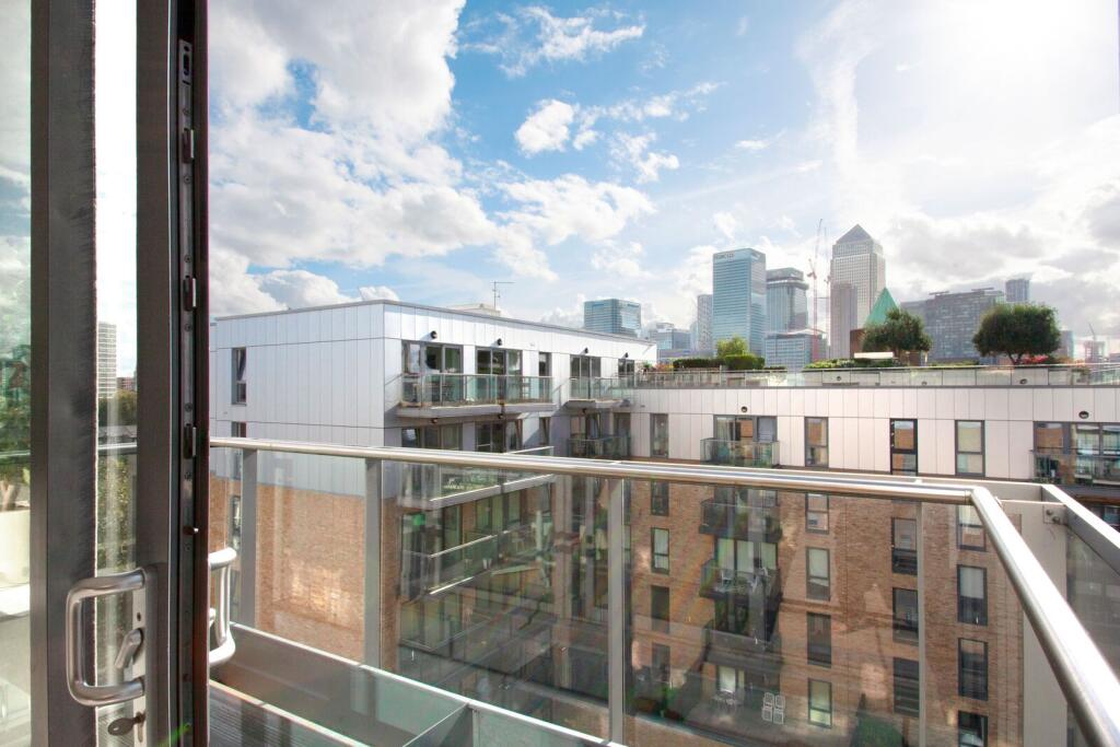 1-bed flat on 5 Epstein Square, Tower Hamlets, London, E14, £350,000