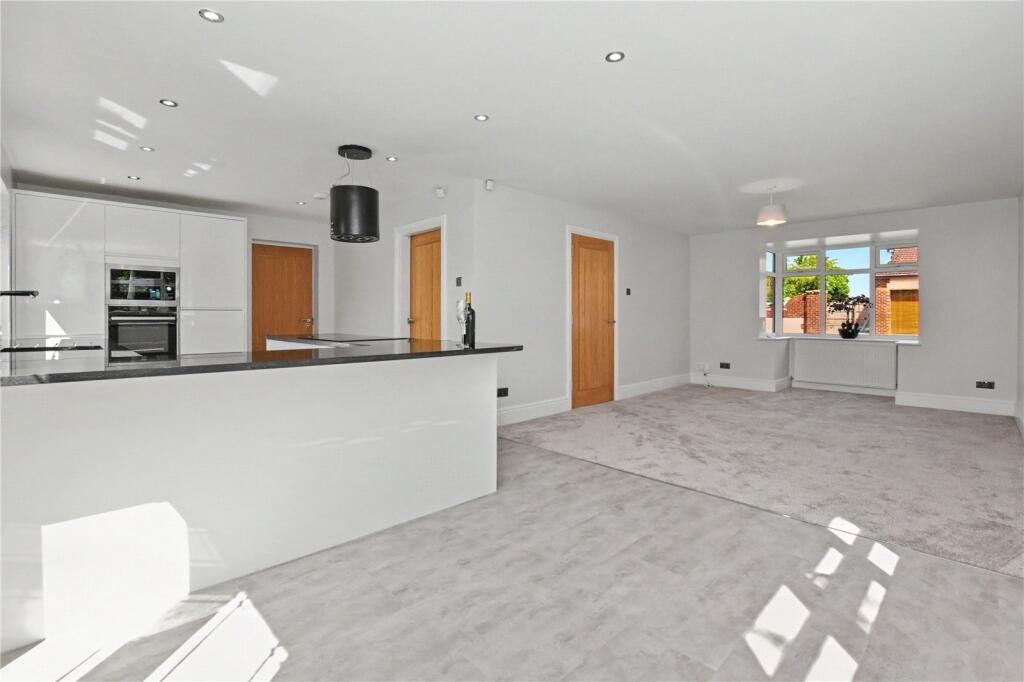 House in Leeds, West Yorkshire - View 3