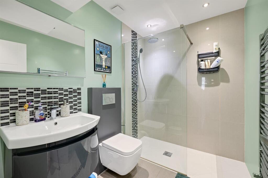 House in London, Eltham Park, Well Hall - More