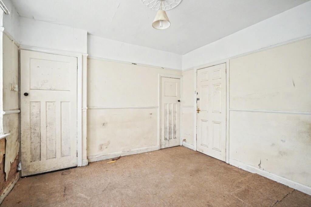 House in Nottingham - View 4