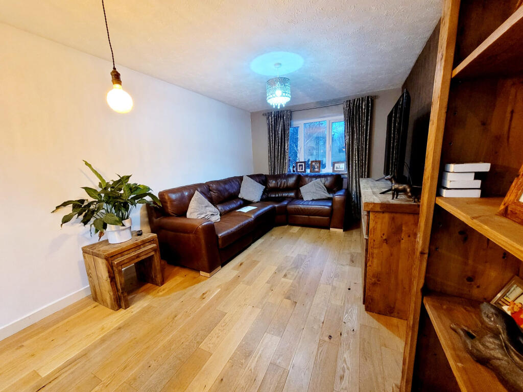 Apartment in Salford, Greater Manchester - View 4