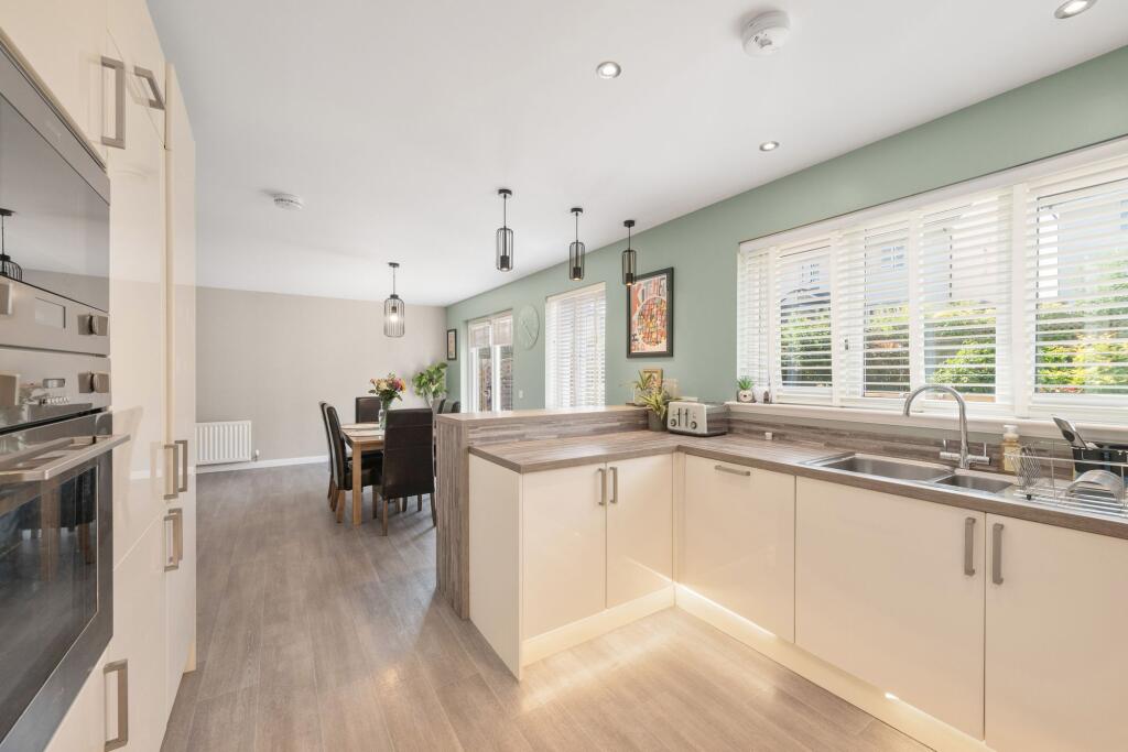 Eagle Avenue, Auchterarder, PH3 photo 3