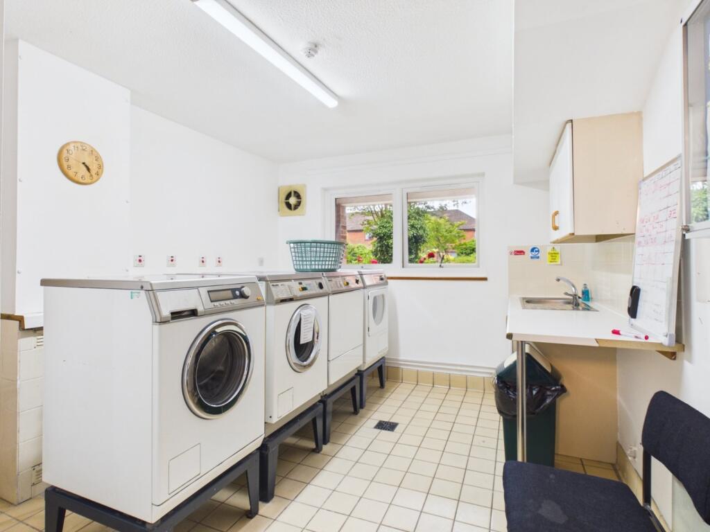 Apartment in Hemel Hempstead, Amersham - More