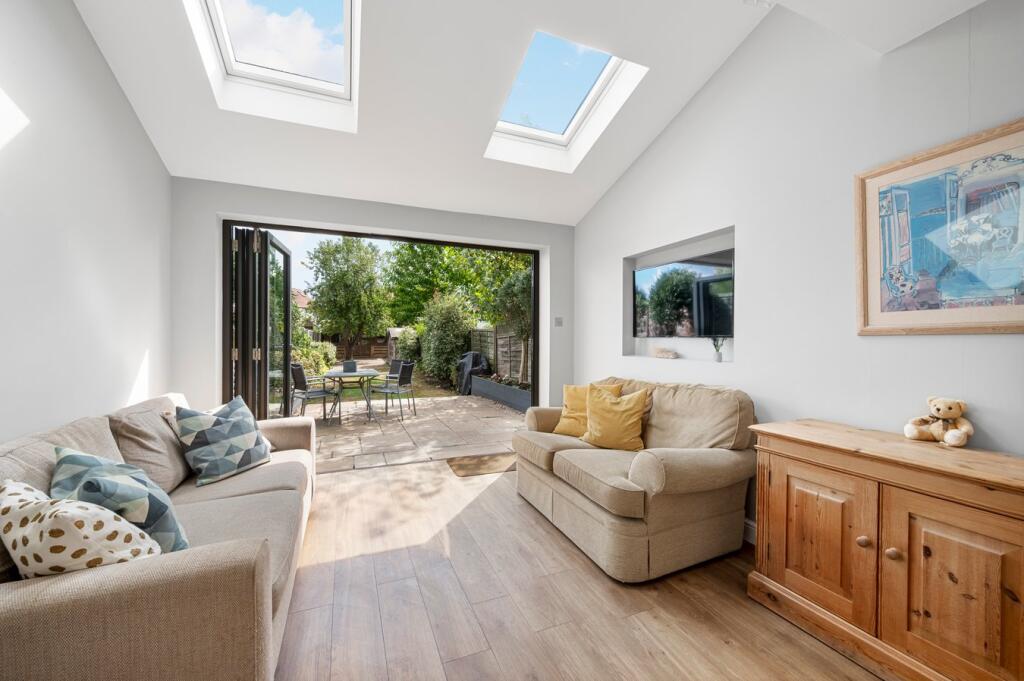 Green Lane, Hersham Village, KT12 photo 3
