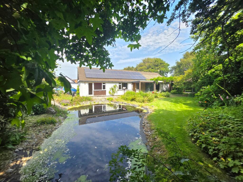Main image of property: Hurn Lane, Berrow, Burnham-on-Sea, Somerset, TA8