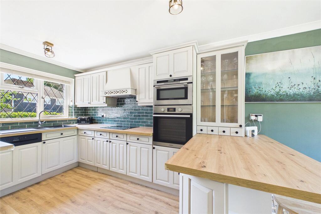 House in Surrey Heath, Windlesham - View 5