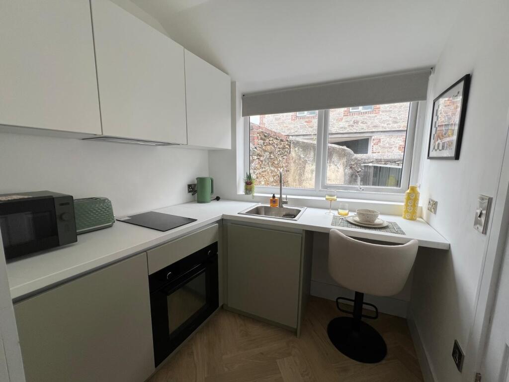 Apartment in Plymouth - View 2