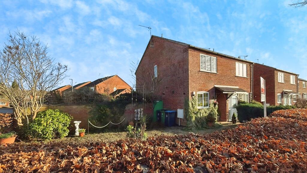 Main image of property: Lysander Close, Wellesbourne, Warwick