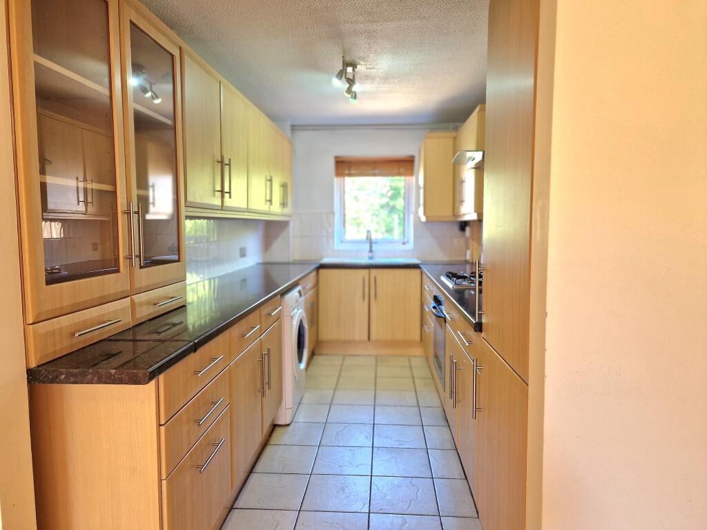 Apartment in Wokingham - View 3