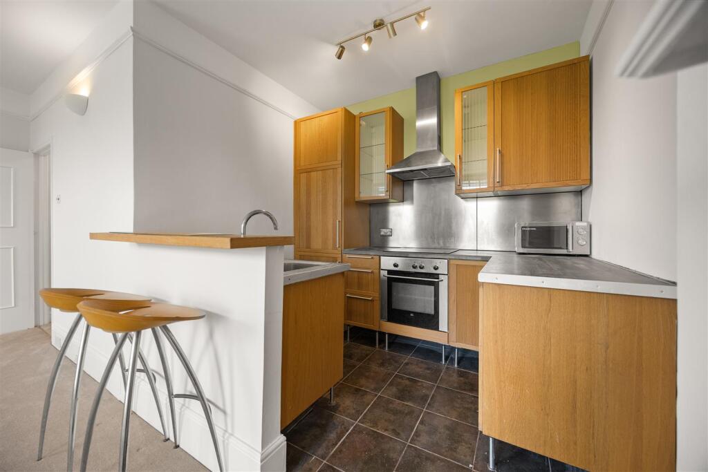 Apartment in London - View 3
