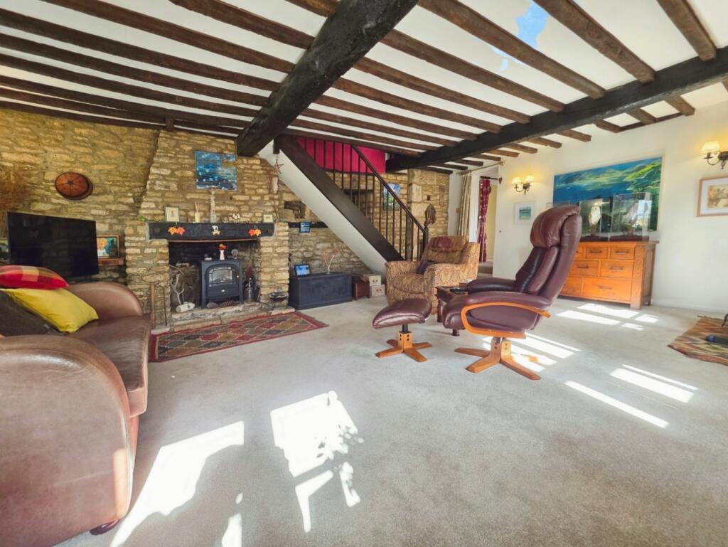 House in Gloucester - View 3