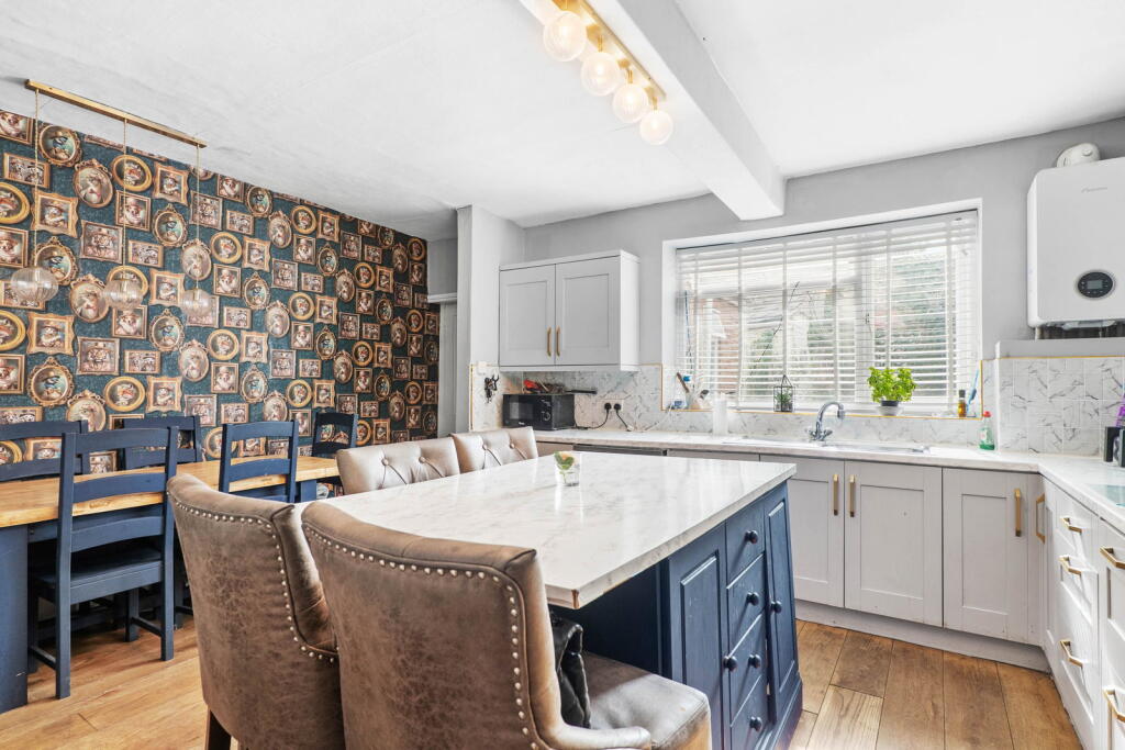 House in Worcester - View 4