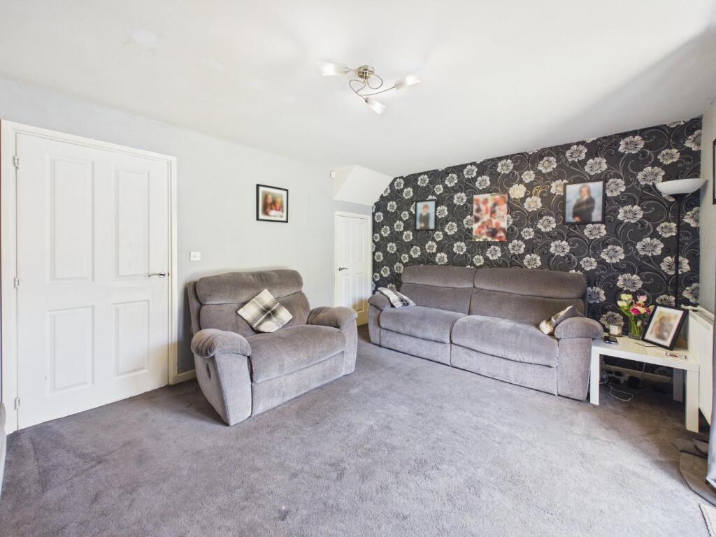 West Royd Avenue, Shipley - View 5