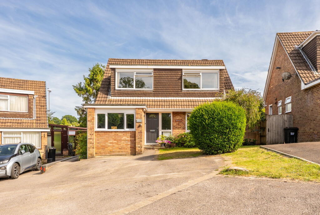 Main image of property: Badgers Walk, Dibden Purlieu, Southampton, SO45 4BU