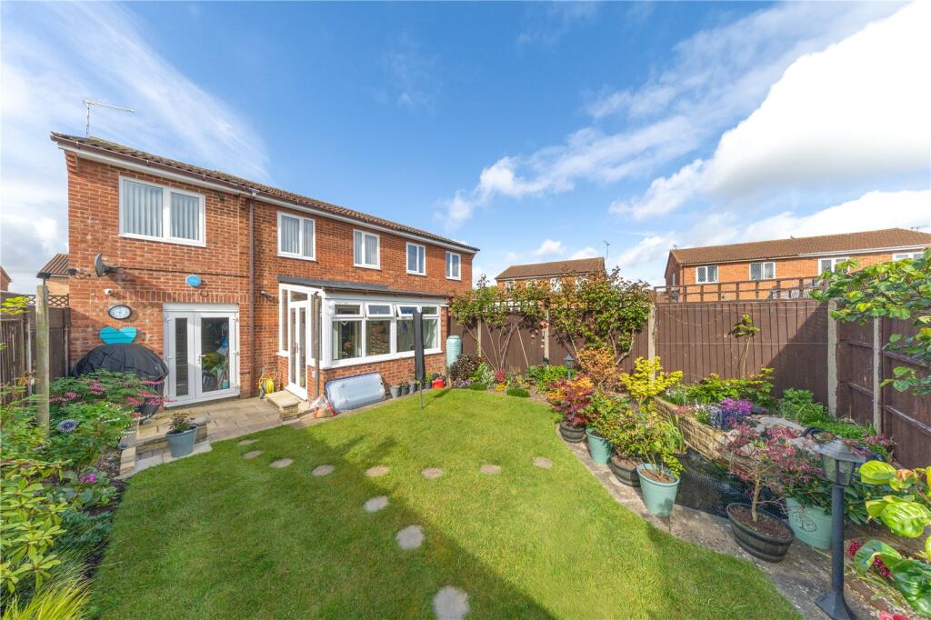 Main image of property: Linbridge Way, Luton, Bedfordshire, LU2