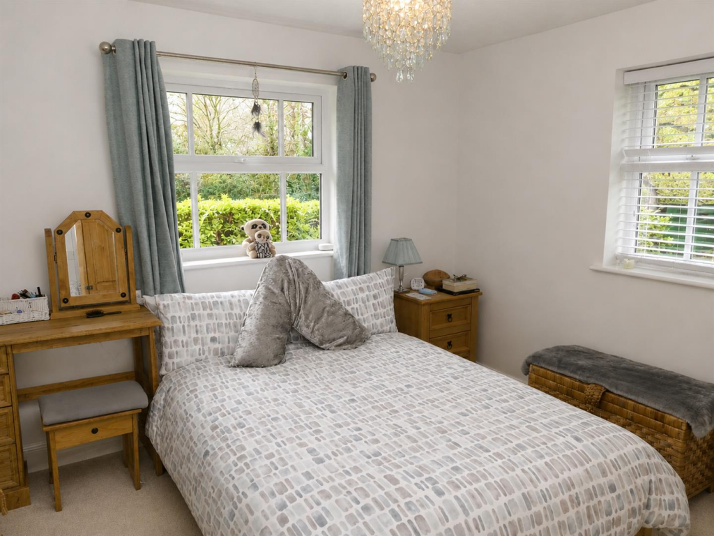 Kingsland Drive, Dorridge - View 4