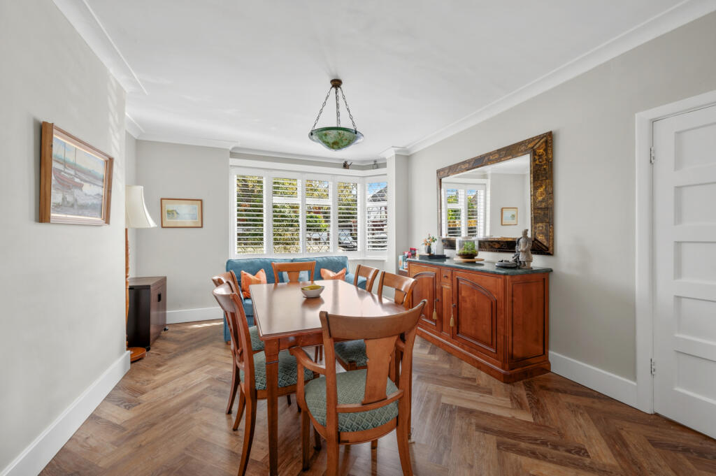 House in London - View 2