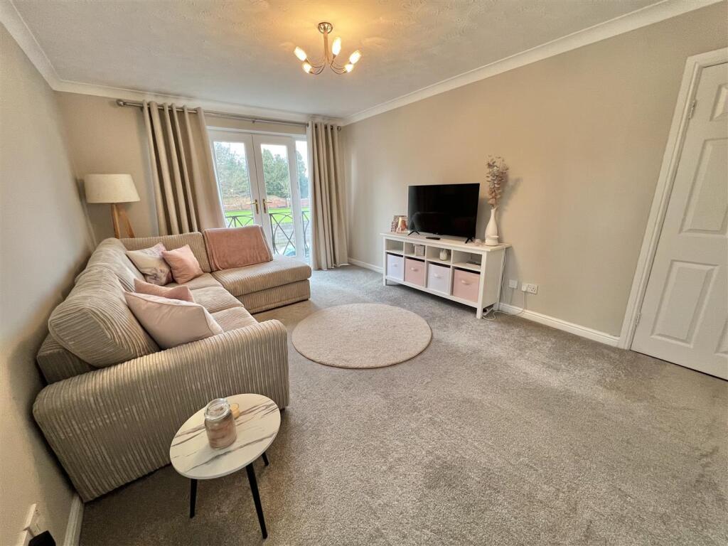 Rosebay Court, Darlington photo 4