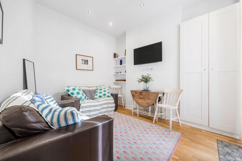 Apartment in London - View 2