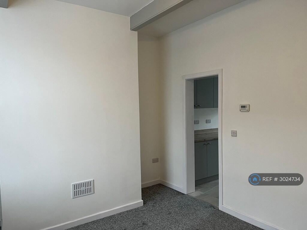 House in Rochdale, Greater Manchester - View 5