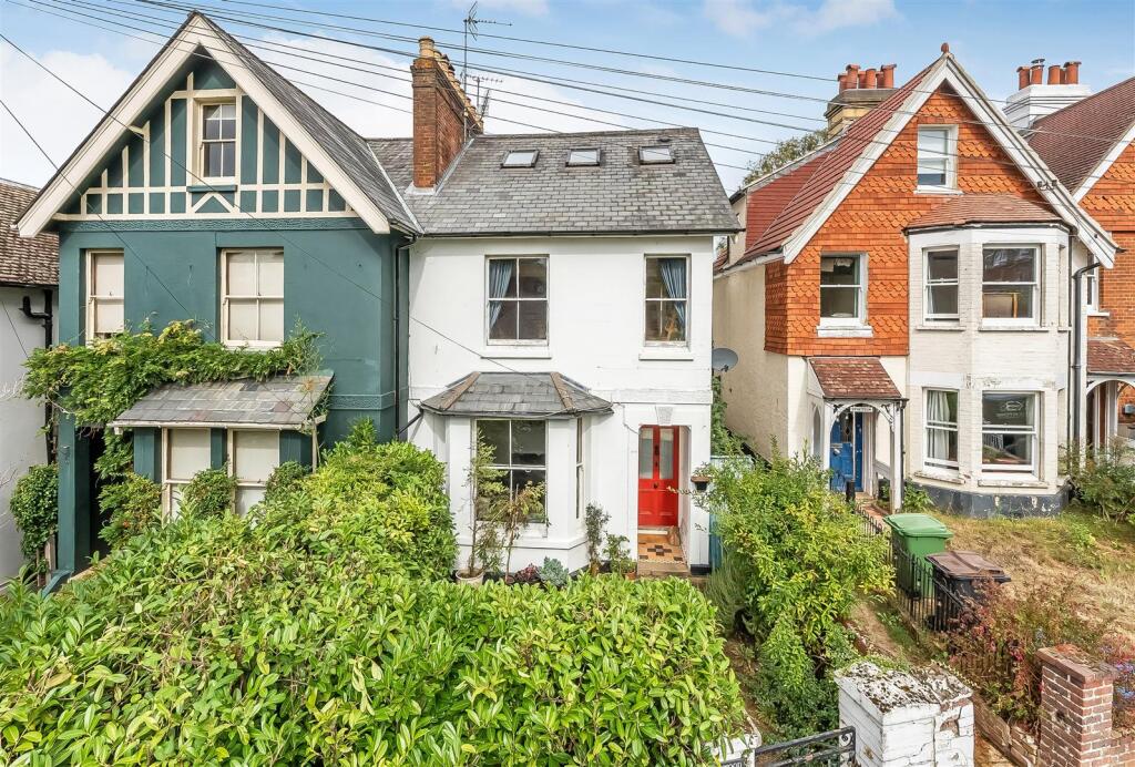 Main image of property: CLIFTONVILLE, DORKING, RH4