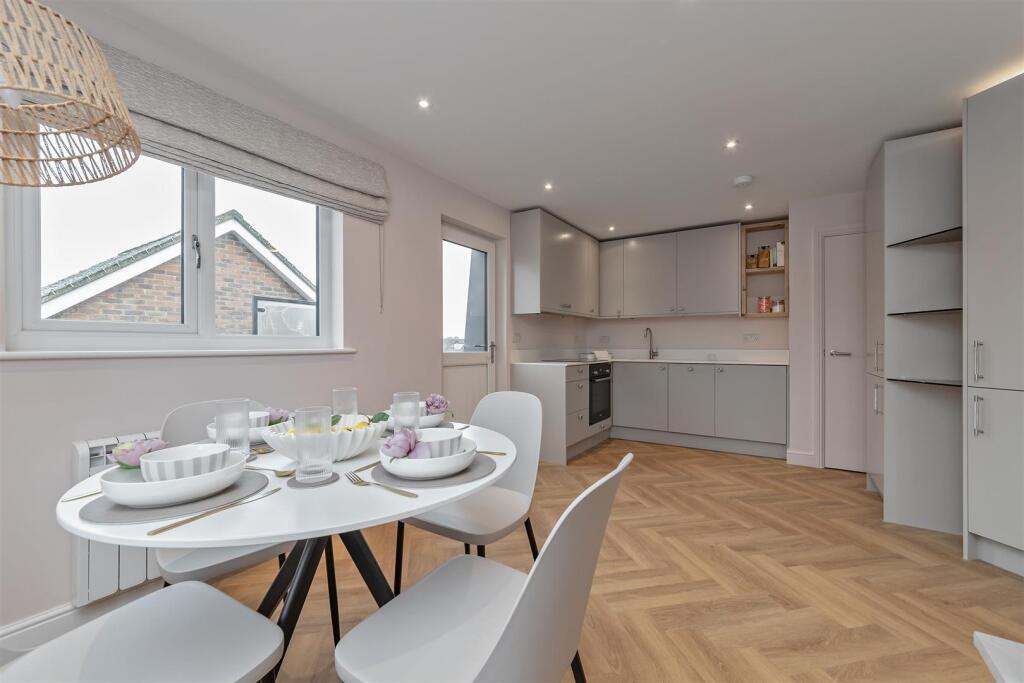 Apartment in St Albans - View 4