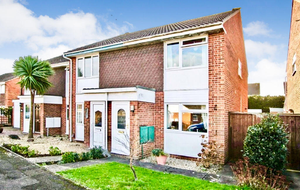 Main image of property: Sengana Close, Botley, SO30